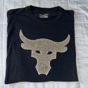 MENS UA ROCK T SHIRT